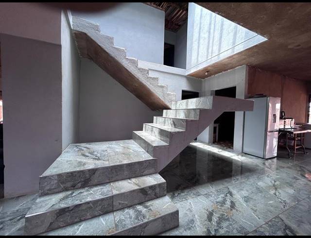 5 BEDROOM HOUSE FOR SALE IN KLIPFONTEIN